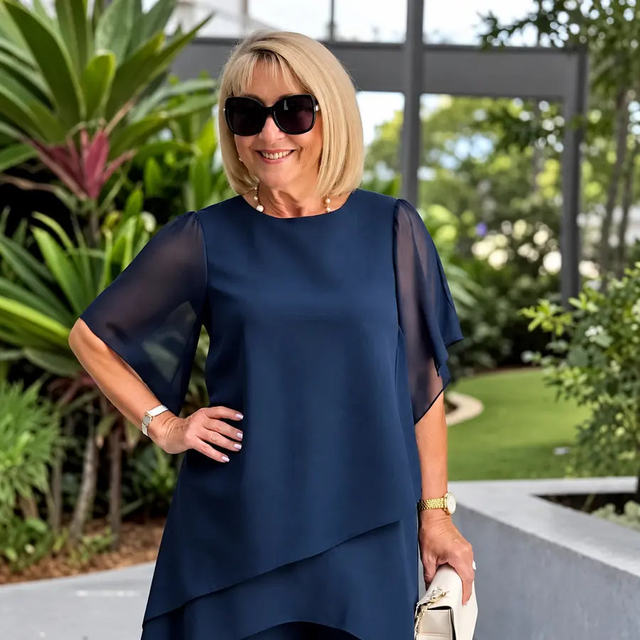 Conjunto Giorgia Miralleve azul-marinho – detalhe da blusa